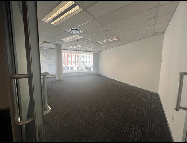 695M² OFFICE TO LET IN ROSEBANK